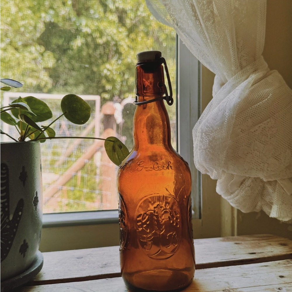 Grolsch Amber Brown Beer Bottle w/Porcelain Swing Top Lid Stopper - Picture 5 of 5